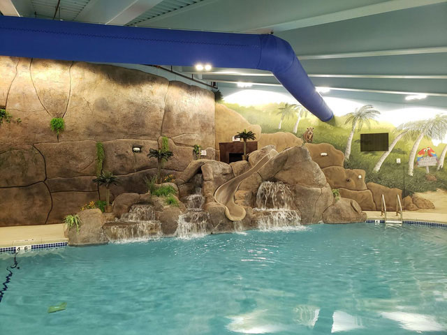 Picture 13 of Close-up of underground survival apartments, where the super-rich swim, watch movies, relax, party, ... waiting for the apocalypse to pass