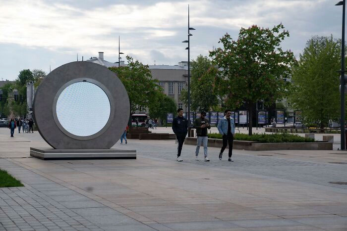 Picture 1 of 'Communication Gate' in science fiction movies appears in Europe