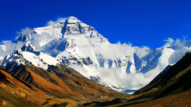 Picture 1 of Compared to the mountains on Mars, the highest mountain on Earth is just 'tep riu', why is that?