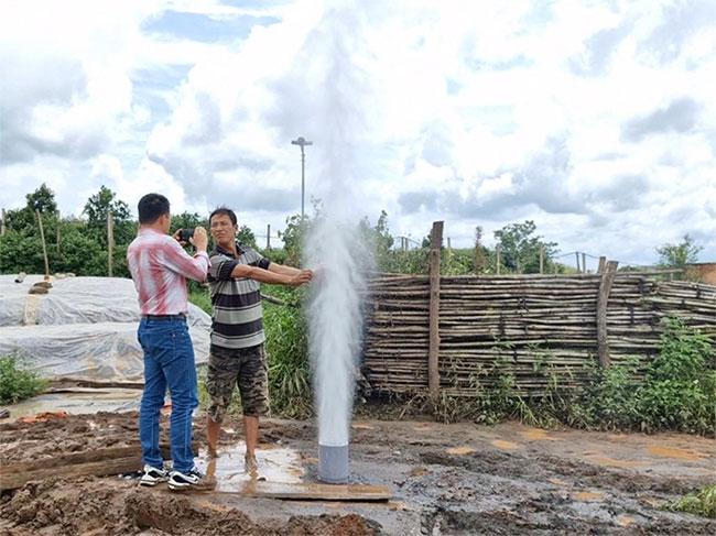 Picture 1 of Conclusion of the case of a well on a hilltop that spontaneously gushes water dozens of meters high in Kon Tum