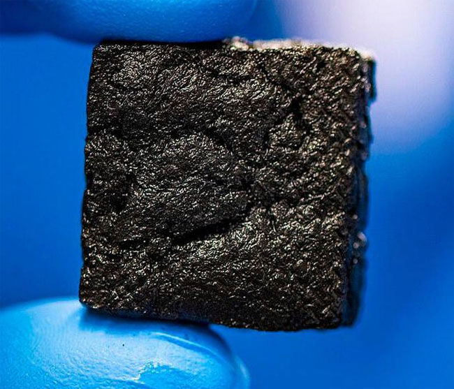 Picture 1 of Cow dung helps filter seawater into pure water