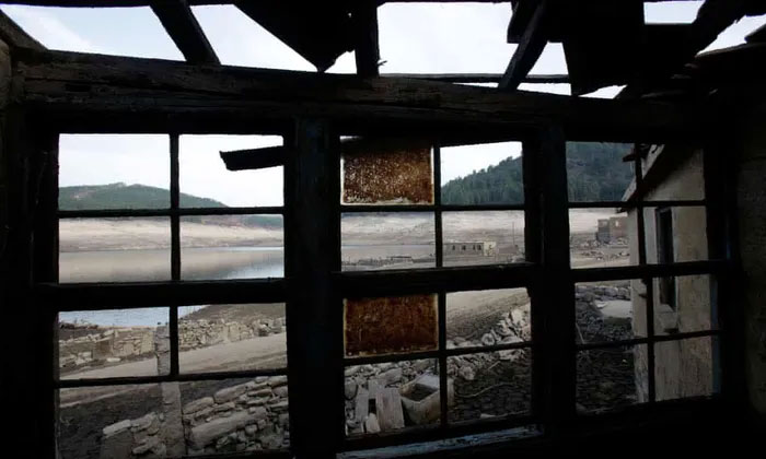 Picture 4 of Creepy 'ghost' village emerges between Spain-Portugal border
