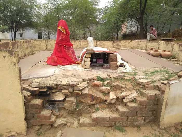 Picture 2 of Decoding the custom of self-immolation following one's husband in India
