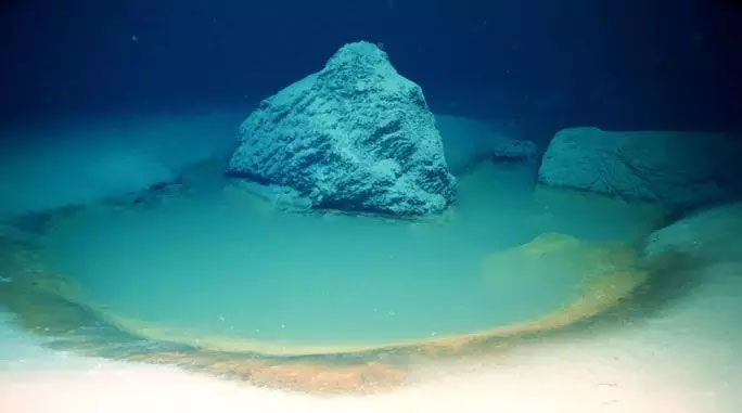 Picture 1 of Detecting life in Earth's dead zone, bringing alien portraits