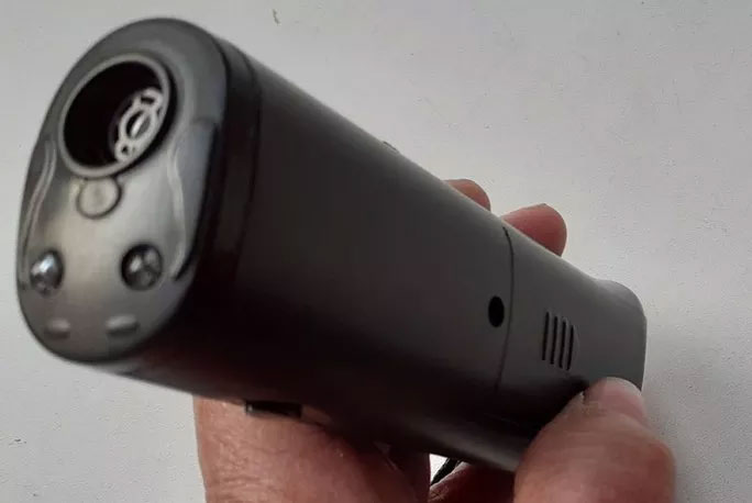 Picture 1 of Device makes dogs stop barking in 'a snap'.