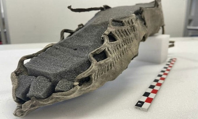 Picture 1 of Discover 1,500-year-old sandals buried under the snow
