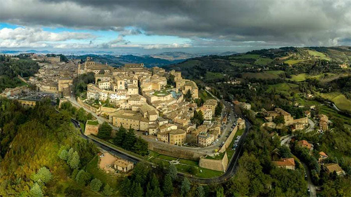 Discover a place that preserves a rare beauty from the Renaissance in Italy Picture 1