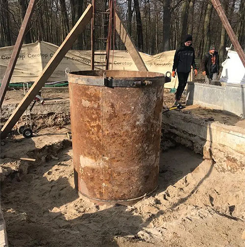 Picture 3 of Discovered an iron barrel containing 4 tons of gold: 'Treasure' that the Nazis hid
