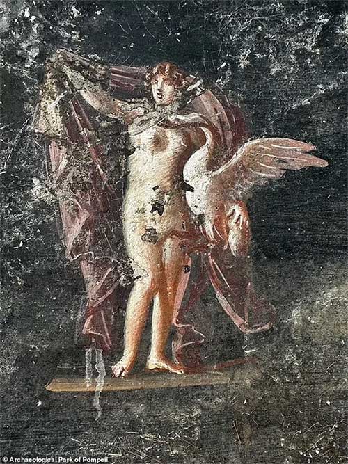 Picture 3 of Discovered frescoes of Trojan mythological characters in Pompeii