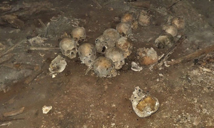 Picture 1 of Discovered 'skull altar' more than 1,000 years old in a cave in Mexico