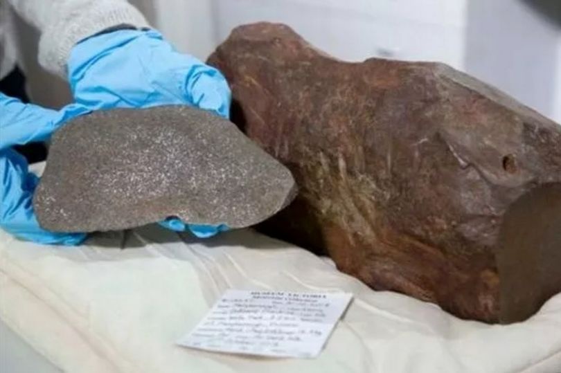 Picture 1 of Discovering an old rock kept for the past 6 years is actually a 'treasure'