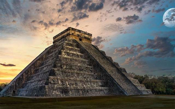 Picture 1 of Discovering Mayan cooking secrets from the latrine