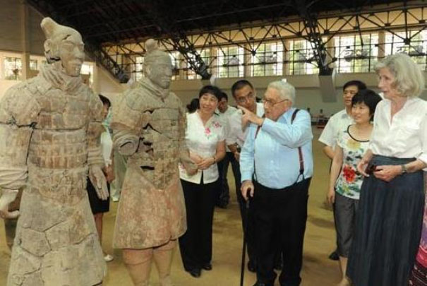 Picture 5 of Discovering strange points on 5,000-year-old remains, experts are shocked by the ancient person's physique