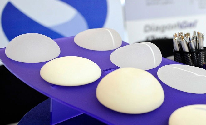 Picture 2 of Do breast implants have an expiration date? Why do they break?