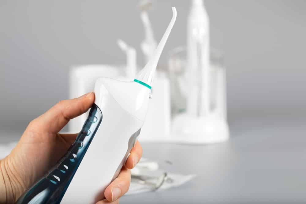 Does flossing contain carcinogens and thinning teeth? Picture 5