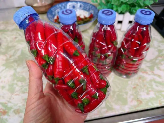 Picture 4 of Don't put them directly in the refrigerator, there is a way to preserve fresh chili peppers as if they were just picked for up to half a year