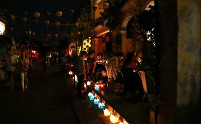 Picture 1 of Earth Hour 2024 calls for reducing carbon footprint - moving towards Netzero