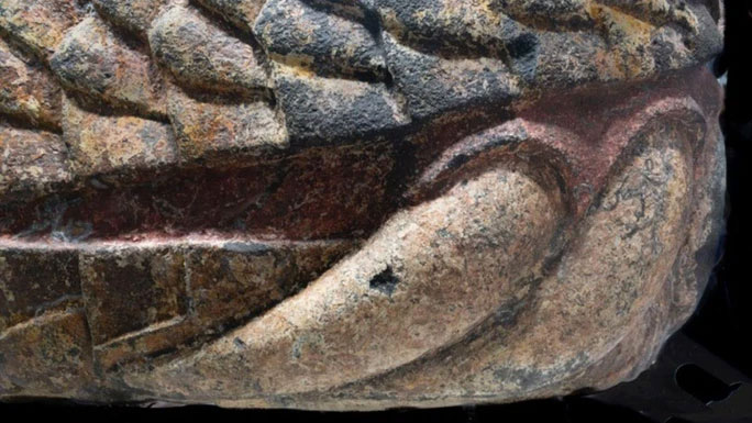 Picture 2 of Earthquake causes 1.3-ton treasure to appear in the middle of university