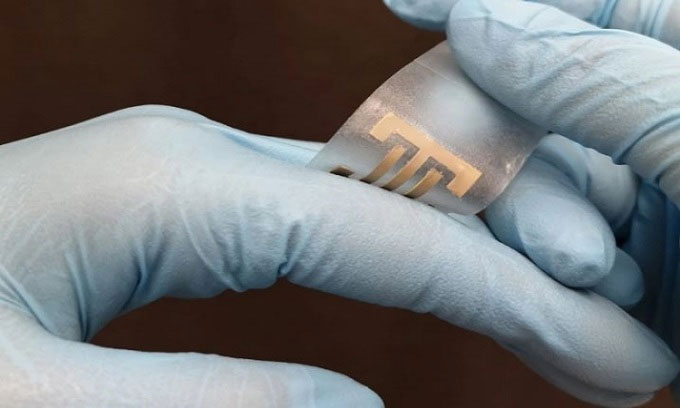 Electric gauze bandage kills harmful bacteria in the wound Picture 1