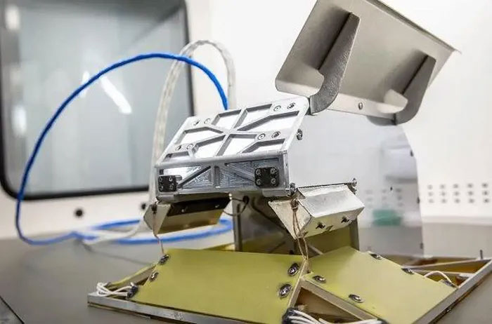 Picture 1 of Electrodynamic shield technology to deal with lunar dust