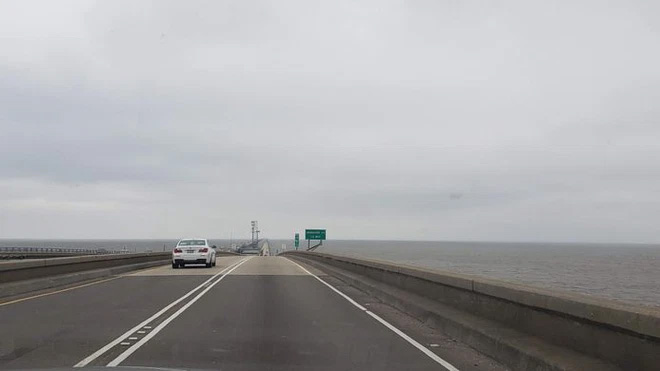 Picture 5 of Experience on the world's longest highway bridge: Drivers are afraid of 'stiffness', pregnant women give birth on the bridge