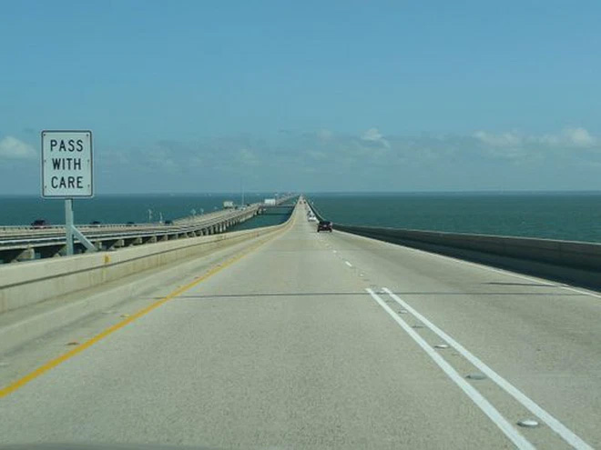 Picture 6 of Experience on the world's longest highway bridge: Drivers are afraid of 'stiffness', pregnant women give birth on the bridge