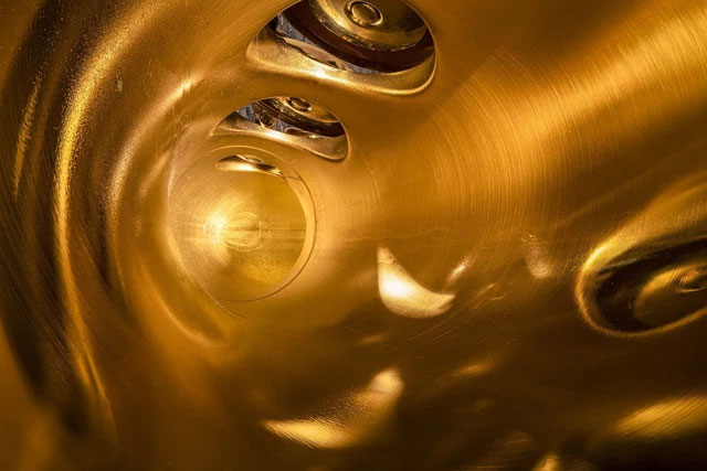 Picture 12 of Explore the strangely abstract space inside musical instruments