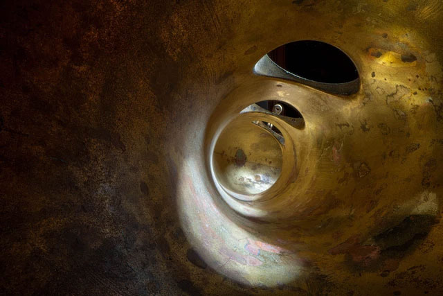 Picture 7 of Explore the strangely abstract space inside musical instruments