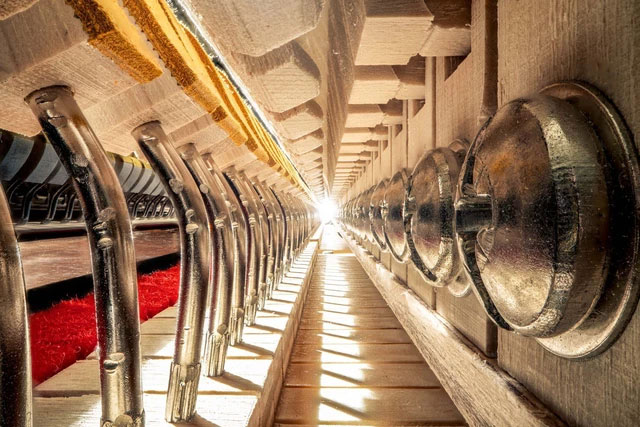 Picture 9 of Explore the strangely abstract space inside musical instruments