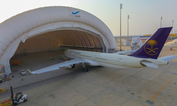 Picture 1 of Explore the world's largest self-inflating aircraft hangar