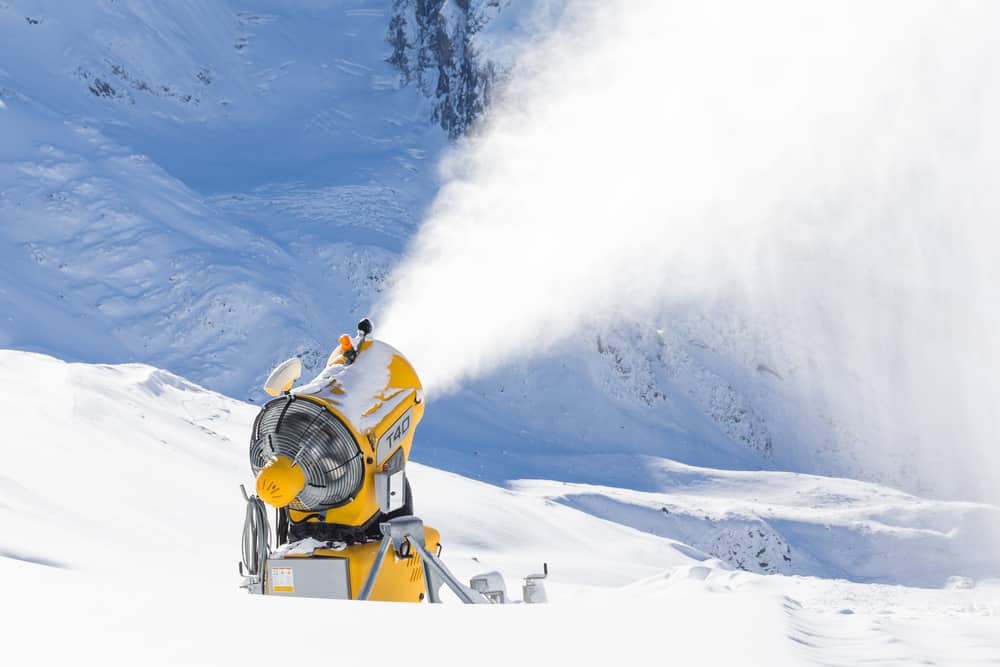 'Fake snow'- business is booming due to global warming Picture 1