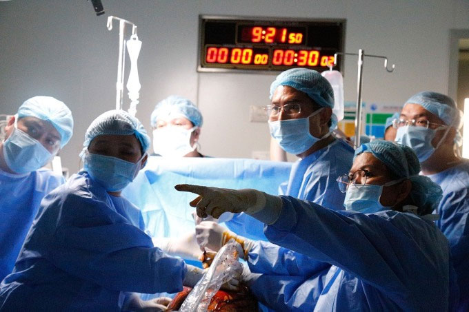 Picture 1 of Fetal heart intervention was honored as a Vietnamese medical achievement
