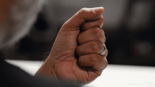 Former Apple Designer Launches AI Device: A Lapel Pin Aims to Overturn the Smartphone World Picture 2