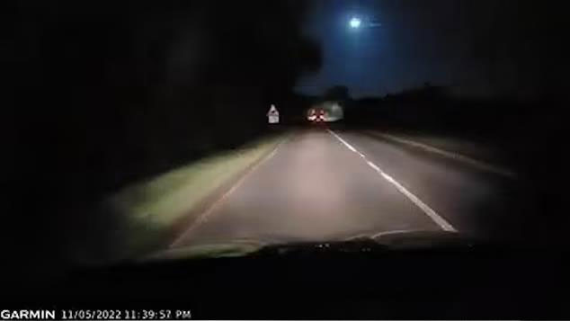 Picture 1 of Giant blue fireball fell from space to England