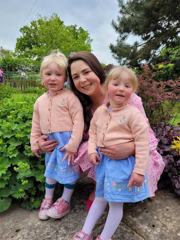 Giving birth to twins, the mother was shocked to learn the truth, there were only 10 cases in human history. Picture 7