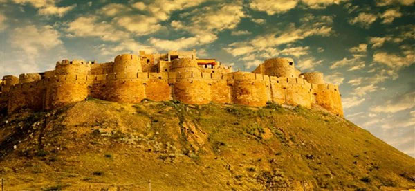 'Golden fortress' Jaisalmer: The place where the cruelest customs are hidden Picture 1