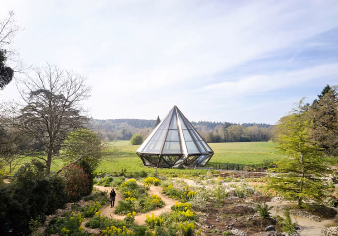 Picture 1 of Greenhouse 'transforms' from gem to crown