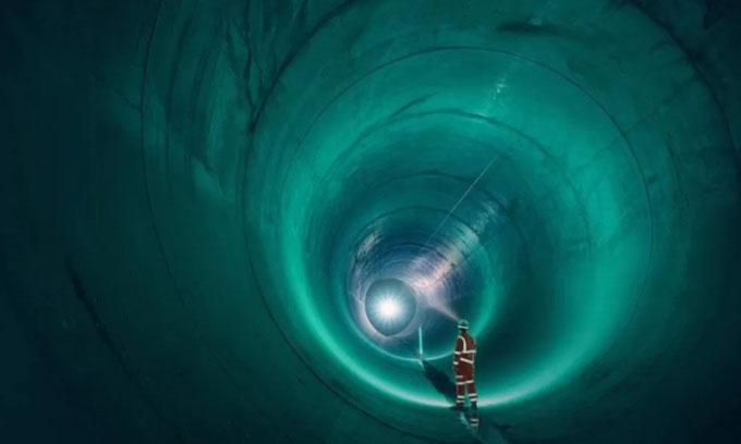 Picture 1 of He completed the 6.3 billion USD super sewer