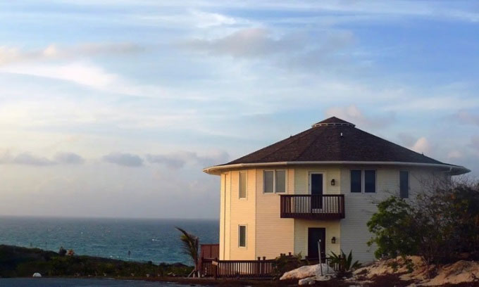 Picture 1 of House design can withstand category 5 storm