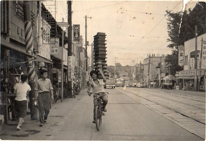 How artistic was the Japanese who used to deliver food by bicycle? Picture 1