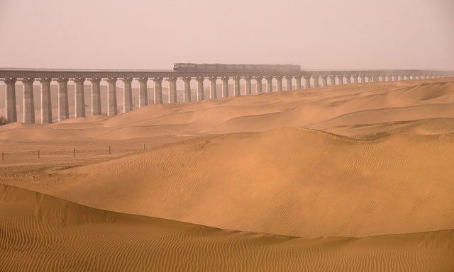 Picture 2 of How did experts build a railway in the 'deadly' desert using 2 tons of paper to create blueprints?