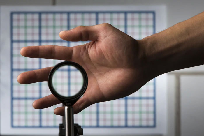 Picture 3 of How do real life invisibility cloaks work?