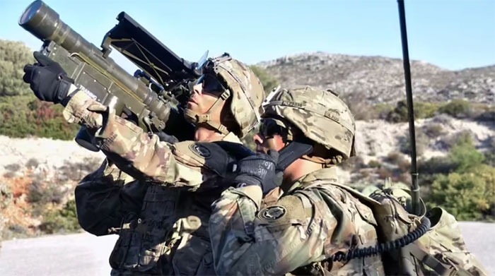 Picture 3 of How does the Stinger missile work?