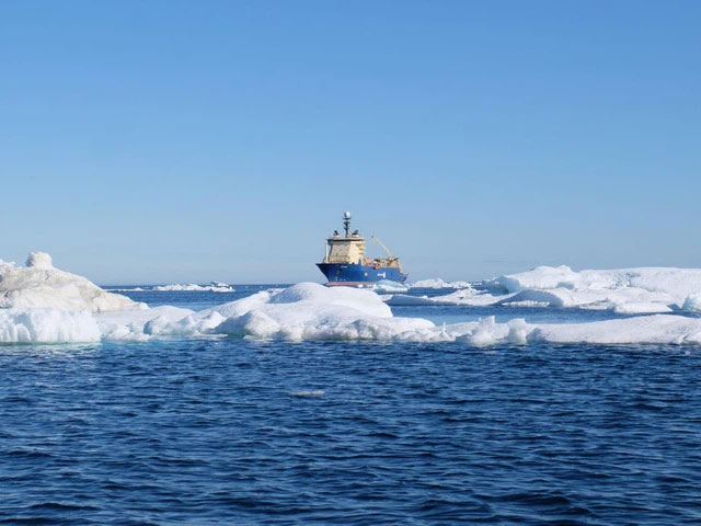 How Google, Facebook put thousands of miles of fiber optic cable under the sea floor? Picture 12
