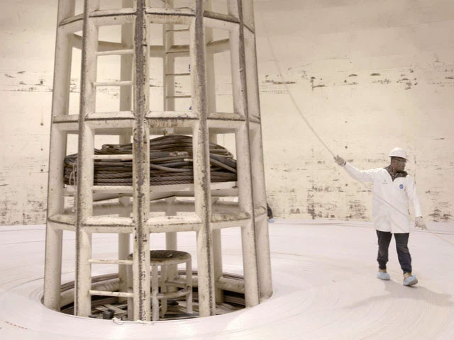 How Google, Facebook put thousands of miles of fiber optic cable under the sea floor? Picture 9