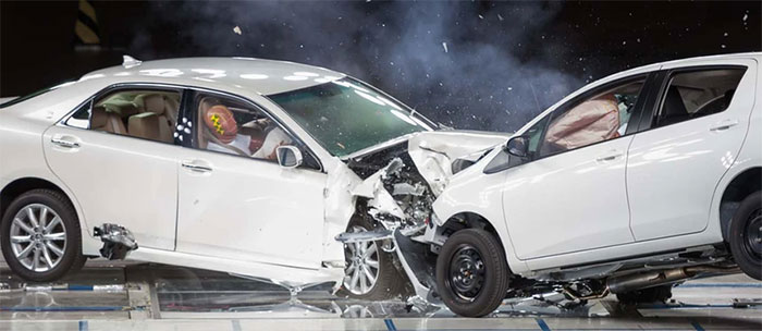 Picture 3 of How terrible is a car accident at 200km/h?