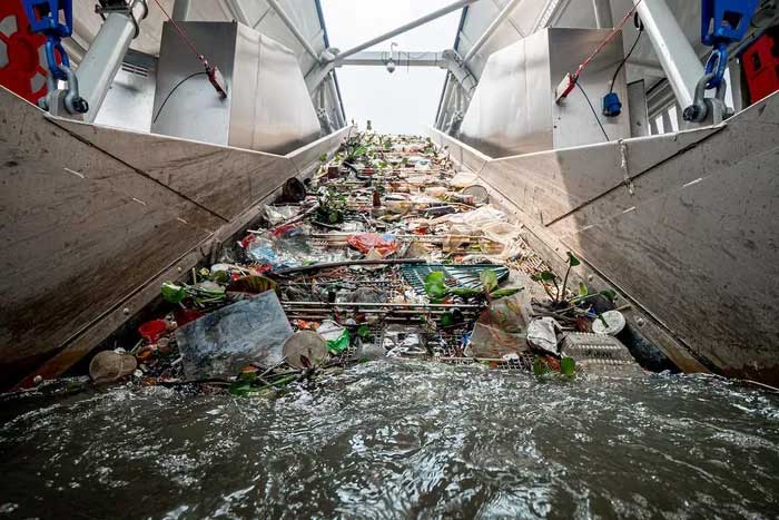 Picture 1 of How was the world's dirtiest river saved?