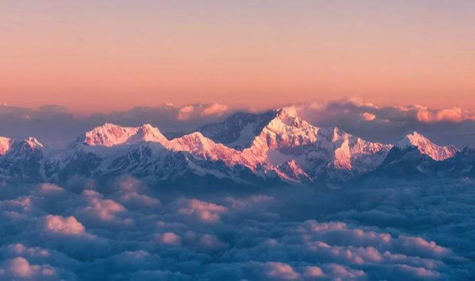Identify the largest mountain range on Earth that no one has seen called Somalaya Picture 1