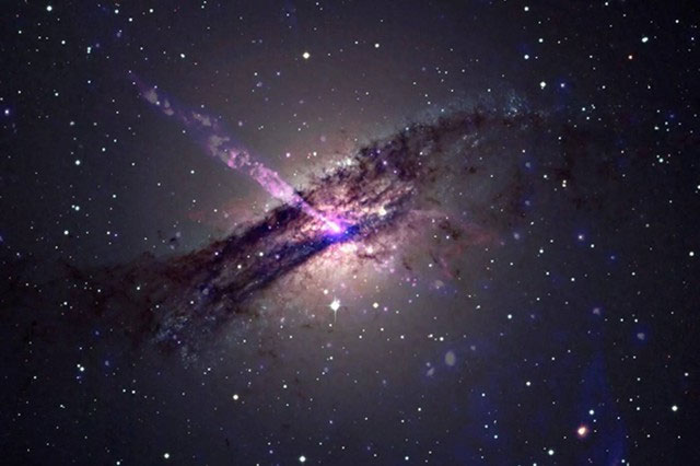 Picture 2 of Image discovered recording a black hole jet colliding with a mysterious object