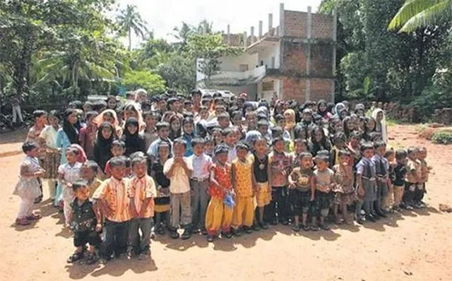 Picture 2 of India's most mysterious village that baffles scientists: Every household has at least one pair of twins!